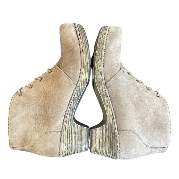 Dansko 'Meena' Lace-Up Bootie Ankle Leather Size 41 US 11/11.5 Tan EUC Suede - Picture 7 of 13